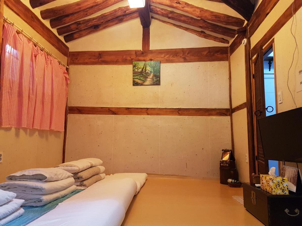 Gongsimga Hanok Guesthouse Seoul Ngoại thất bức ảnh